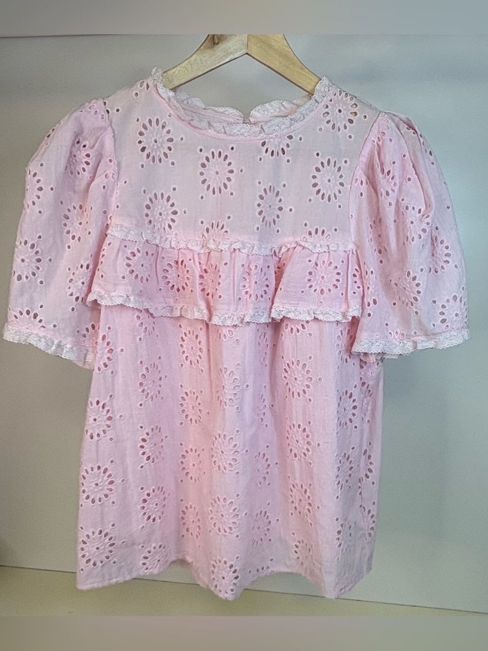 NWOT Stellah Light Pink Eyelet Ruffle Blouse small